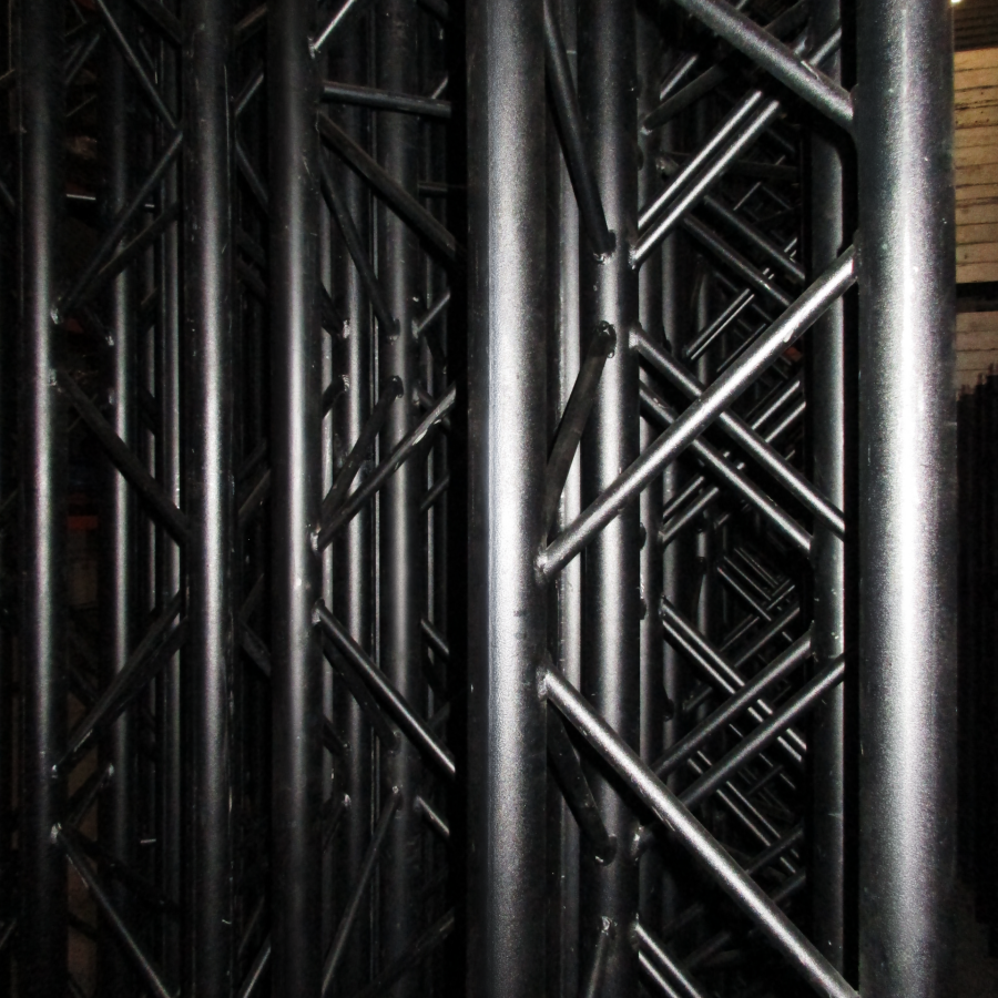 STRUCTURE CLOSE UP